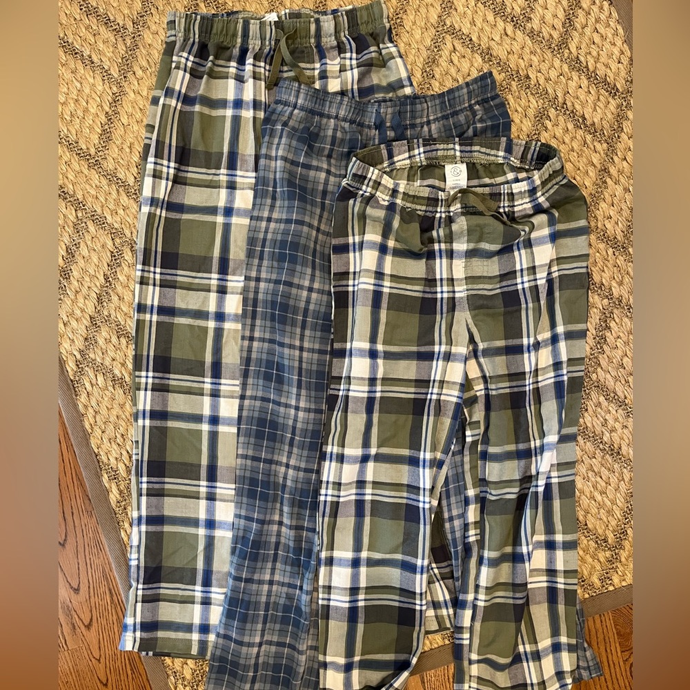 Barely worn good condition pajamas youth large 10-12